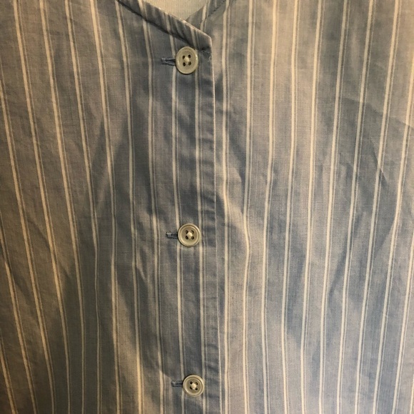 Frame Striped V-Back Button-down Blouse - Picture 6 of 9